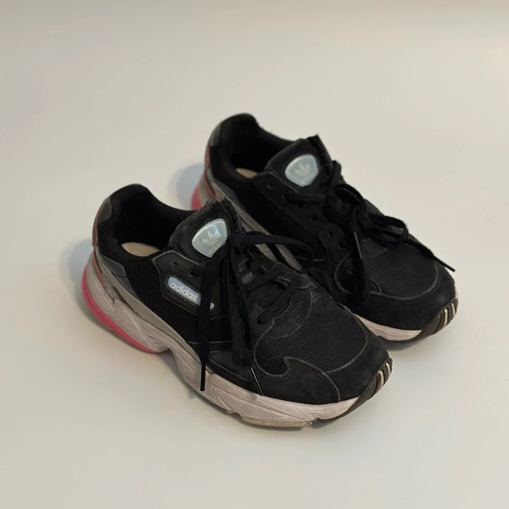 Adidas Originals Falcon Women`s Trainers EG2865 Size 5 - Picture 1 of 6